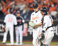 [포토] 문동주 ‘1회부터 실점을’