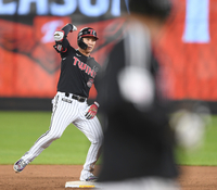 [포토] 오지환 ‘찬스 만들었어’