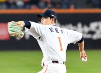 [포토]한화 선발 문동주의 역투