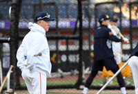 [포토]한화 김경문 감독, 반드시 잡아야하는 5차전