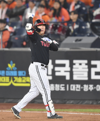[포토] 김현수, 우승으로 다가가는 적시타