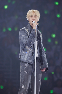 입대 앞둔 NCT 도영, 1억 기부 “아이들 꿈 키울 수 있길”