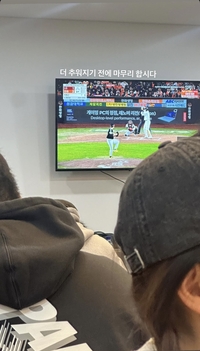 소원성취 ‘LG팬’ 하정우 “더 추워지기 전에 마무리”