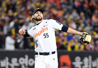 “어떻게든 8회를 끝내고 싶었다” 117구 ‘혼신의 역투’ 와이스의 ‘진심’…“5차전 꼭 이기길” [KS5]