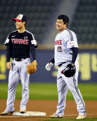 [포토] 장현식 ‘안타 쉽지 않네’