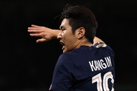 돌아온 이강인, 빨랫줄 코너킥으로 결승골 기점 활약…김민재와의 맞대결 앞두고 ‘예열 완료’