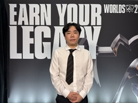 “오리아나 풀어준 건 내 실수”…TES 윤성영 감독, T1 압박감에 무너졌다 [SS롤드컵 4강]