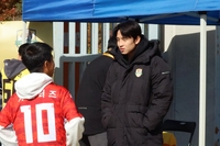 춘천시민축구단 ‘환경도, 팬도 챙긴 따뜻한’ 마지막 홈경기 현장