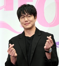 “믿고 아꼈는데...” 성시경, 前 매니저 금전 피해 심경 고백(전문)