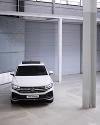 폭스바겐 투아렉, ‘오피니언 리더’ 오너 클럽 출범…첫 활동은 화보 공개