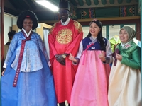 한복입고 국화차에 원주감영 노닌다[원주시이야기(76)]