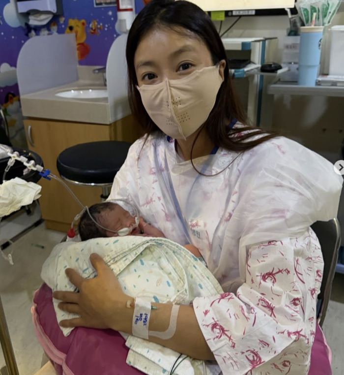 둘째 낳은 이시영, 초호화 산후조리원 입실 ‘1박 360만 원’