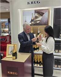 신라면세점, 인천공항점서 ‘크룩 샴페인’ 한정 수량 사인 보틀 선봬