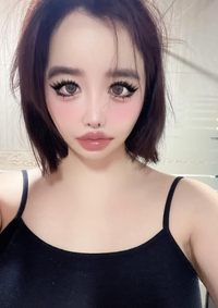 ‘휴식·치료 전념’ 박봄, 짙은 눈화장은 여전…2주만 SNS 재개 [★SNS]