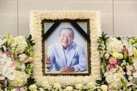‘국민 아버지’ 故 송재호, 여전히 따뜻한 미소…오늘(7일) 별세 5주기