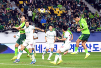 [포토]전북 송민규의 헤더 선제골