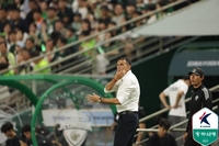 ‘불명예 퇴진’ 전임 외인 사령탑도 전북 V10에 놀랐다, 포옛 감독 “어떻게 우승했냐고 물어”[현장인터뷰]