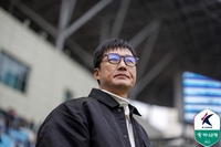 패배 후 말 잇지 못한 이정효 감독 “무슨 말을 어떻게 해야할지, 후반 경기력이면 코리아컵 상당히 문제될 것”[현장인터뷰]