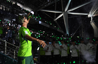 [포토]전북 이승우, 샴페인 마시며 강렬한 입장