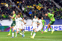 [포토]전북 송민규의 선제골, 승리로 우승 대관식을!