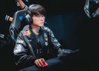 “왕조는 쉽게 무너지지 않는다” T1, 한 방으로 KT 꺾고 1세트 선취…‘검이 창을 먼저 찔렀다’ [SS롤드컵 결승]