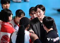 1~2번 세터 아웃 ‘절망’→1R 깜짝 3승, 정관장 고희진 감독 “최서현이 기회 잘 살리고 있다, 기특해”[현장인터뷰]