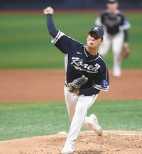 [포토] 3회 마운드 오른 이민석