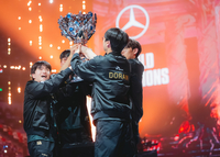 “끝내 왕조였다” T1, KT 꺾고 사상 첫 롤드컵 3연패…새로운 전설이 완성됐다 [SS롤드컵 결승]