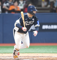 [포토] 문보경, 8회 아쉬운 내야땅볼