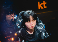 KT, 왕조에 진짜 ‘도전장’ 내밀었다…43분의 혈투→집념으로 2세트 가져가며 1-1 동점 [SS롤드컵 결승]