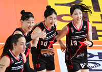 페퍼 최다연승 돌려세운 정관장, 3-0 깜짝 완승+5위 도약…1R 3승 기대 이상의 출발[현장리뷰]