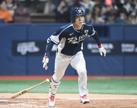 [포토] 4회 내야안타 치는 박성한