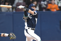 [포토] 신민재, 초구 공략 안타