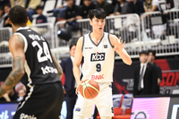 ‘이게 MVP 출신의 품격’…리그 최강 ‘공수 겸장’ 송교창, 흔들리던 KCC 지탱하는 힘 [SS스타]