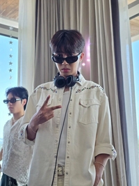 임영웅, 세련된 캐주얼로 무대 밖 존재감 과시!...일상 패션도 ‘IM HERO’