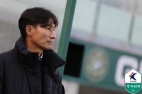 예상 뒤엎고 구단 ‘최고’ 3위로 PO 조기 확정…부천 ‘5년 차’ 이영민 감독의 ‘결단’과 ‘믿음’의 리더십이 통했다