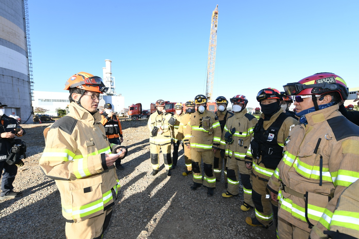 [소방청]울산 화력발전소 붕괴사고 현장, 보일러타워 안정화 작업 후 수색·구조 총력 대응