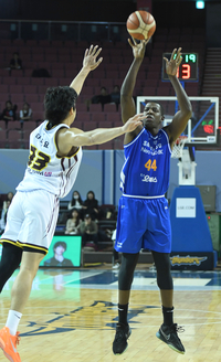 [포토] 니콜슨 ‘중거리포 발사’