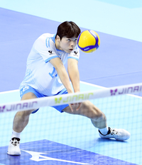 [포토]서브 리시브 하는 대한항공 정한용, 집중!