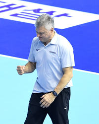 [포토]대한항공 헤난 감독, 득점에 주먹 불끈!