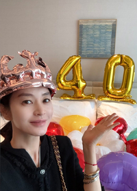 배우 김혜수, 데뷔 40주년!...깜짝 선물에 ‘감동’