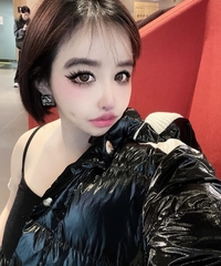 박봄, 여전한 셀카 사진에 “도시락통 만들면 순이” 미스터리 멘트