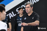 대한항공과 첫 맞대결 패배 그후…“경험·연륜 보여줘” 블랑 감독은 왜 대한항공 세터 한선수를 언급했을까[현장인터뷰]