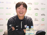 “그 분(젠 파월) 혼나요~” 오심에 ‘웃픈’ 한마디 남긴 류지현 감독…“WBC엔 경험 많은 심판 오길” [SS백스톱]