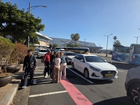 [SS현장고발] ​“운전자는 없고 흥정만”…제주 서귀포강정크루즈터미널 ‘불법 호객’에 관광객 ‘분통’