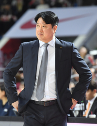 [포토]KT 이끄는 문경은 감독