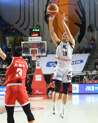 [포토]KT 카굴랑안, 더 높게!