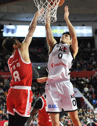 [포토]KT 하윤기의 골밑슛