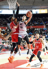 [포토]KT 카굴랑안의 절묘한 슛