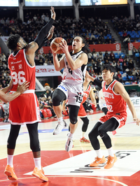 [포토]KT 카굴랑안, 올라간다!